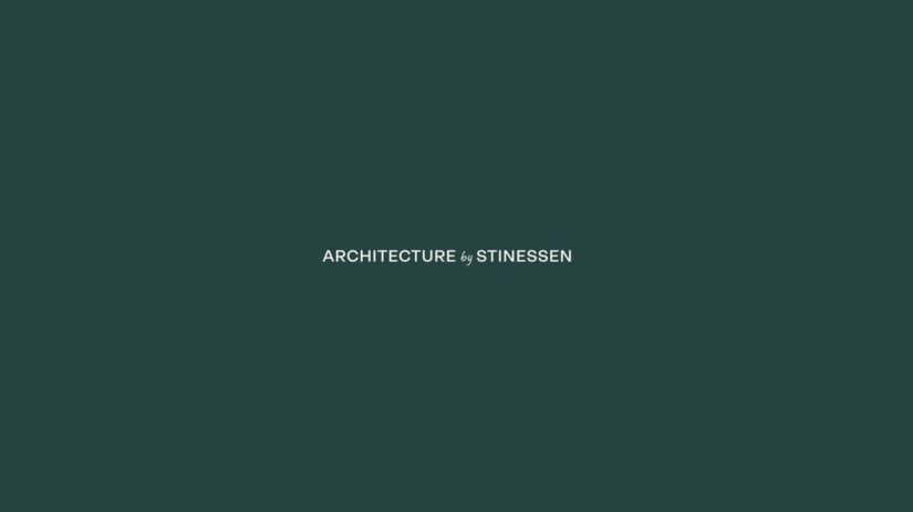 Logoen Architecture by Stinessen på mørkegrønn bakgrunn
